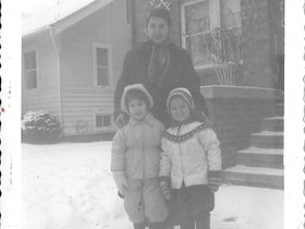 1957 Jan. Mom, Mary, Barb McC - Sommers Ave..jpg
